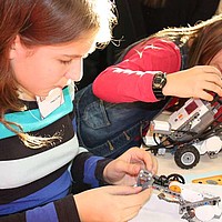 MUT-2013 Crazy-Robots-II 04